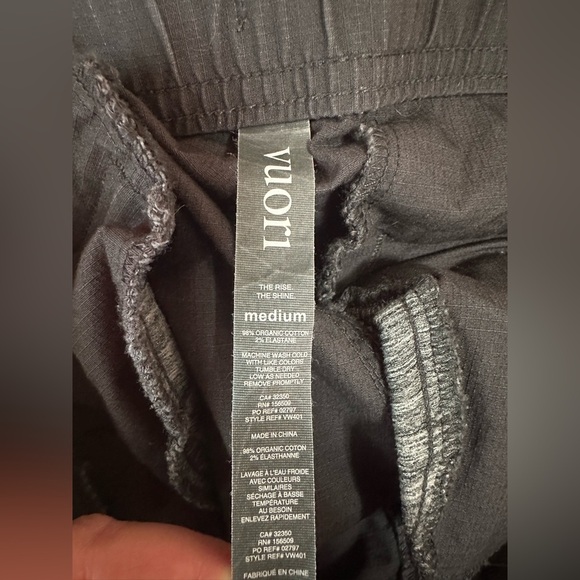 Vuori Women’s Ripstop Drawstring Pants in Charcoal medium - Picture 11 of 11